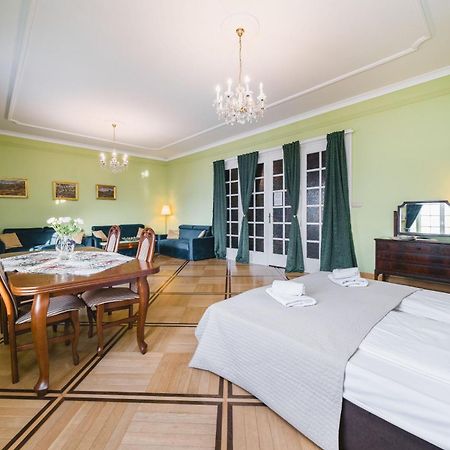 Apartamenty W Palacu Pod Baranami Krasków Eksteriør bilde