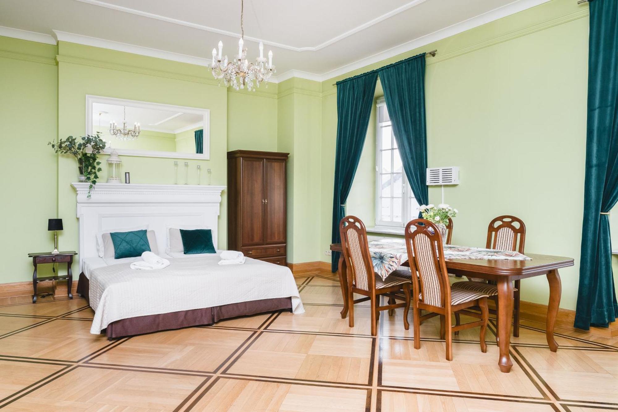 Apartamenty W Palacu Pod Baranami Krasków Eksteriør bilde