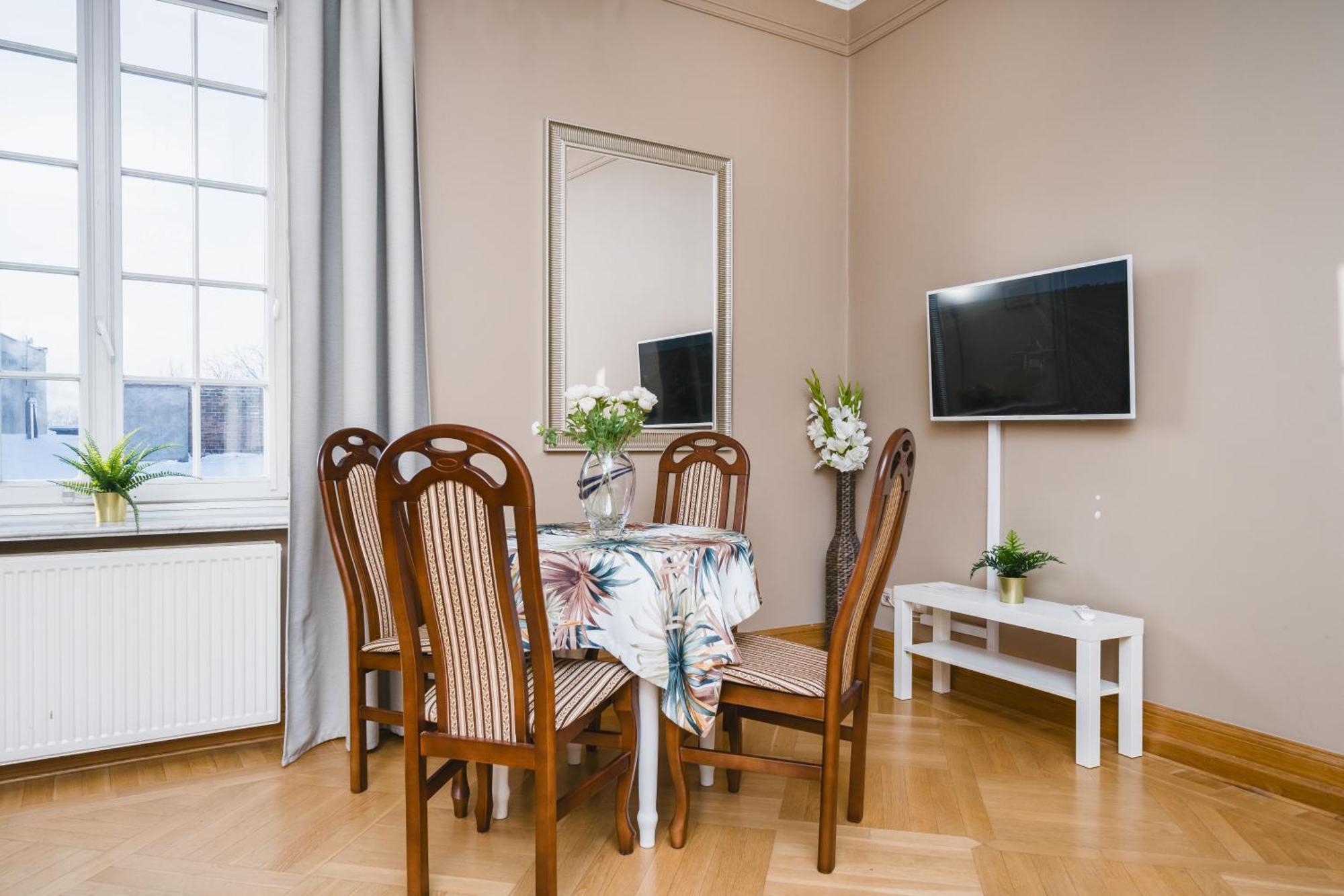 Apartamenty W Palacu Pod Baranami Krasków Eksteriør bilde